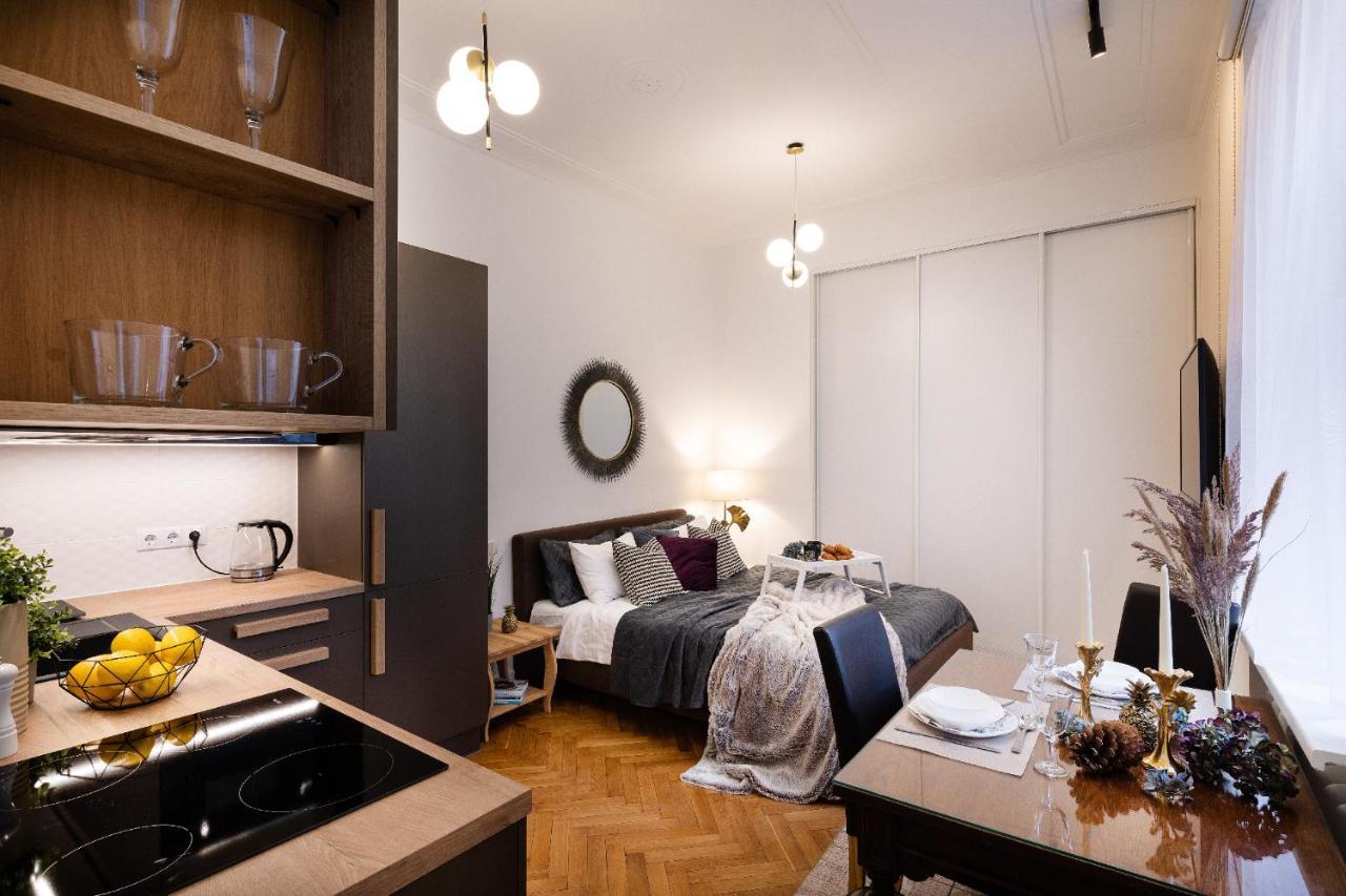 Brivibas House Design Apartments In City Center Рига Экстерьер фото