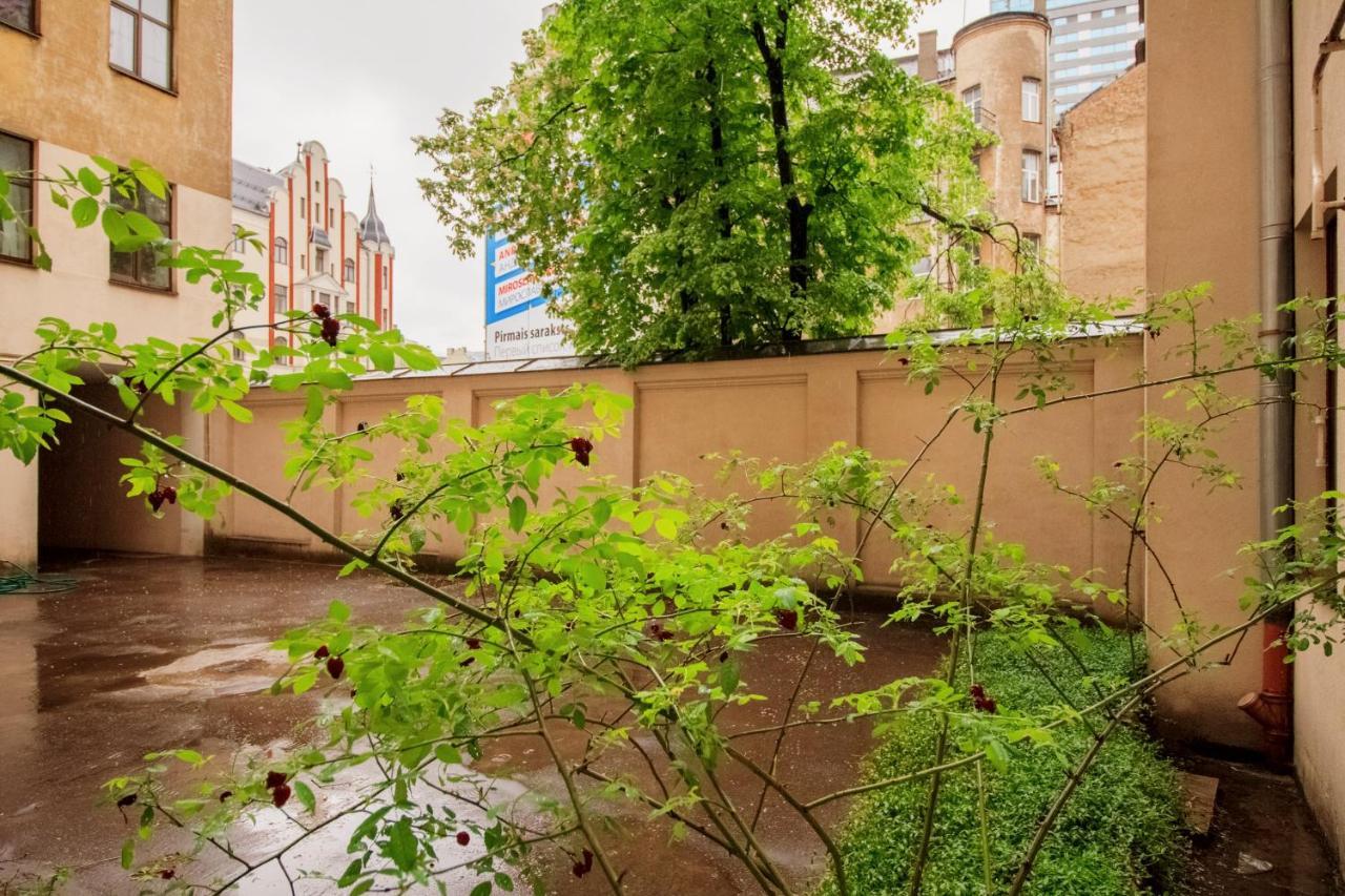 Brivibas House Design Apartments In City Center Рига Экстерьер фото