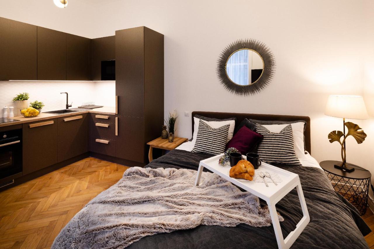 Brivibas House Design Apartments In City Center Рига Экстерьер фото