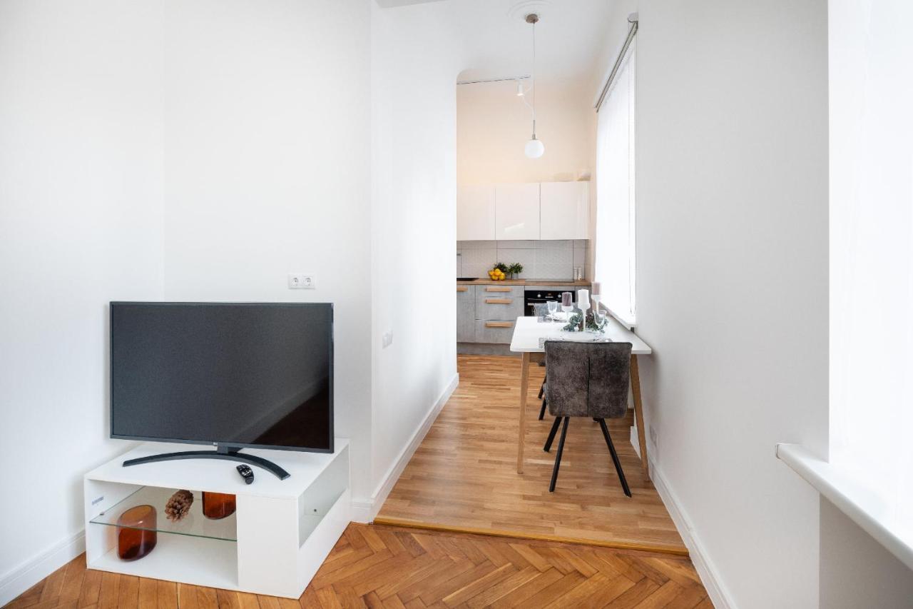 Brivibas House Design Apartments In City Center Рига Экстерьер фото