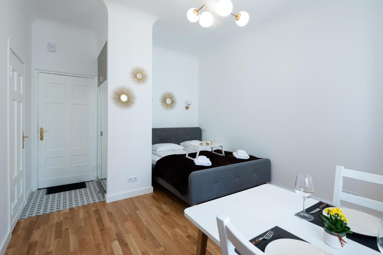 Brivibas House Design Apartments In City Center Рига Экстерьер фото
